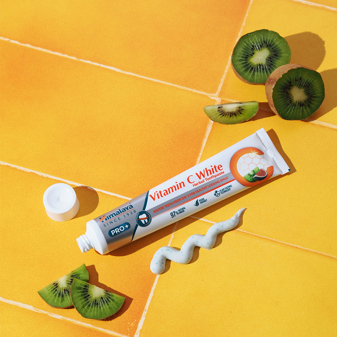 PRO C-vitaminos fehérítő gyógynövényes fogkrém